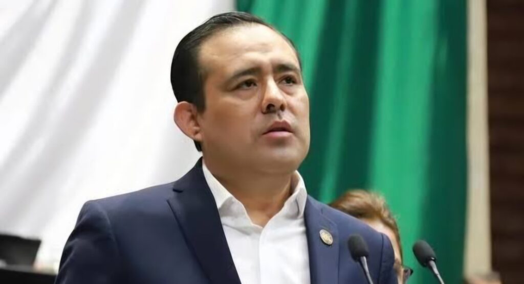 Eduardo Castillo destaca los 6 viajes dobles que obsequiará la Presidenta el Día del Padre